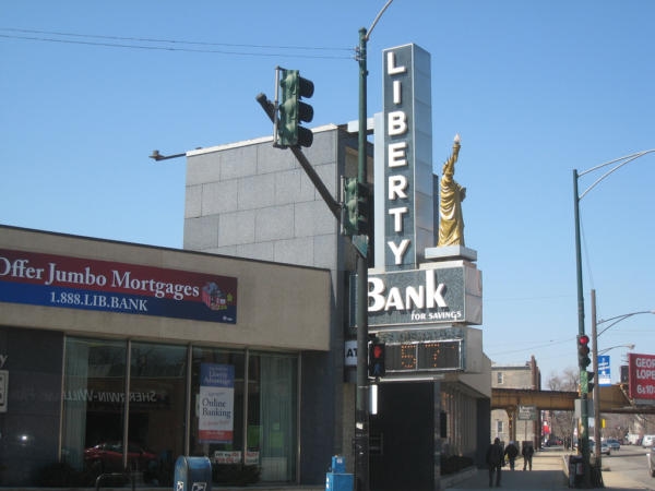 Last Black Owned Bank on Chicago's West Side closes Last Black Owned Bank on Chicago's West Side closes