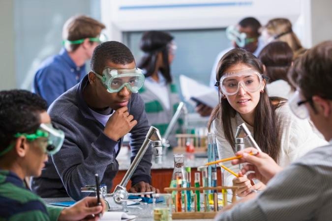 United Negro College Fund Now Accepting Applications For STEM Scholars Program United Negro College Fund Now Accepting Applications For STEM Scholars Program