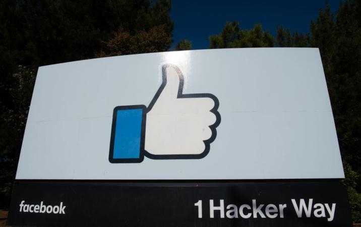 Facebook Faces off with Government in Latest Privacy Debate