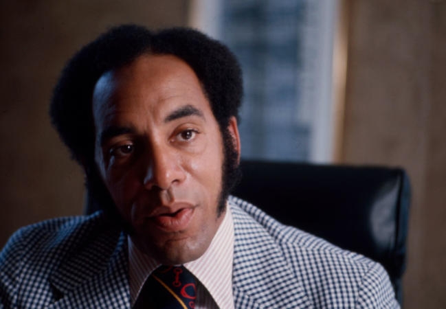 Earl Graves Sr., Black Enterprise Founder and Black Business Pioneer Dies at 85 Earl Graves Sr., Black Enterprise Founder and Black Business Pioneer Dies at 85