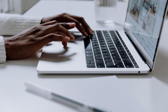 How to Start a Graphic Design Business: 4 Key Tips