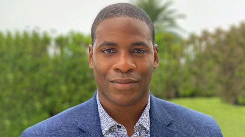 Former NFL Athlete Wale Ogunleye Pays It Forward By Teaching Today's Athletes Wealth Management