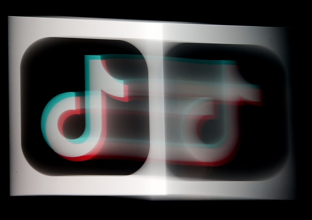 Black Woman Mechanical Engineer Creates Game-Changing TikTok Filter For Parting Your Hair Black Woman Mechanical Engineer Creates Game-Changing TikTok Filter For Parting Your Hair