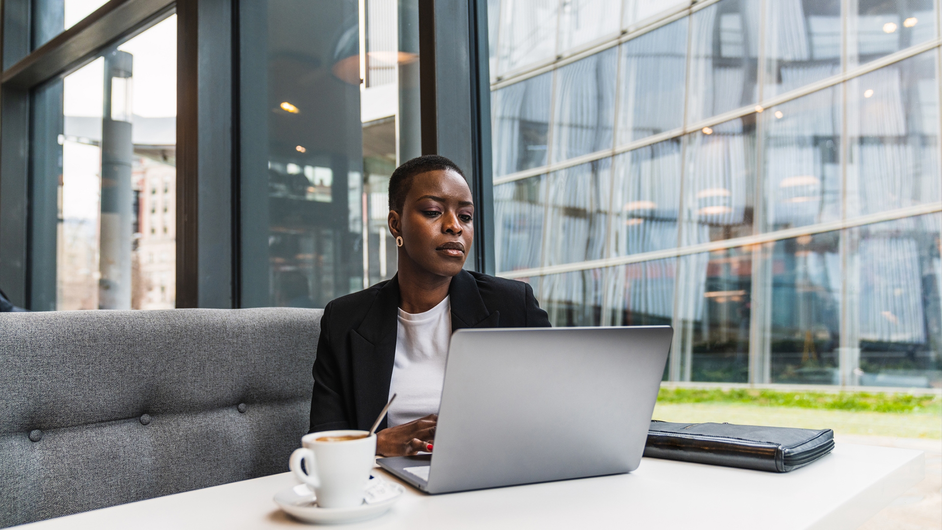 How To Scale Your Small Business By Making Your 9-5 A 'Silent Investor' How To Scale Your Small Business By Making Your 9-5 A 'Silent Investor'