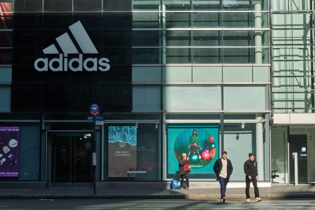 16-Year-Old Darryn Peterson Becomes The First High School Athlete To Ink An NIL Deal With Adidas 16-Year-Old Darryn Peterson Becomes The First High School Athlete To Ink An NIL Deal With Adidas