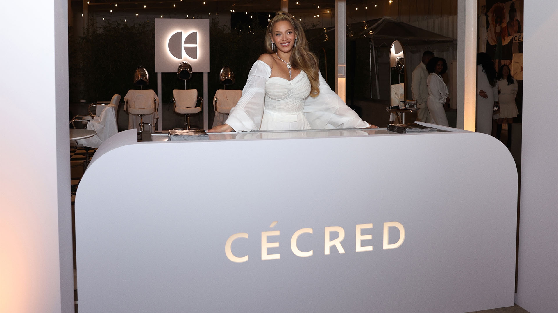Meet Dr. Kari Williams, The Director Of Education For Beyoncé's Hair Care Line, Cécred, Who Also Says She's Behind The Patent-Pending Goddess Loc Technique