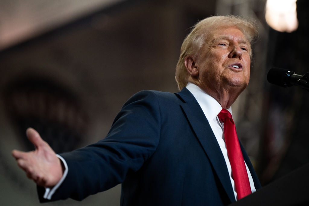 Op-Ed: Donald Trump's 'Gold Card' Visa Scheme Hurts Americans