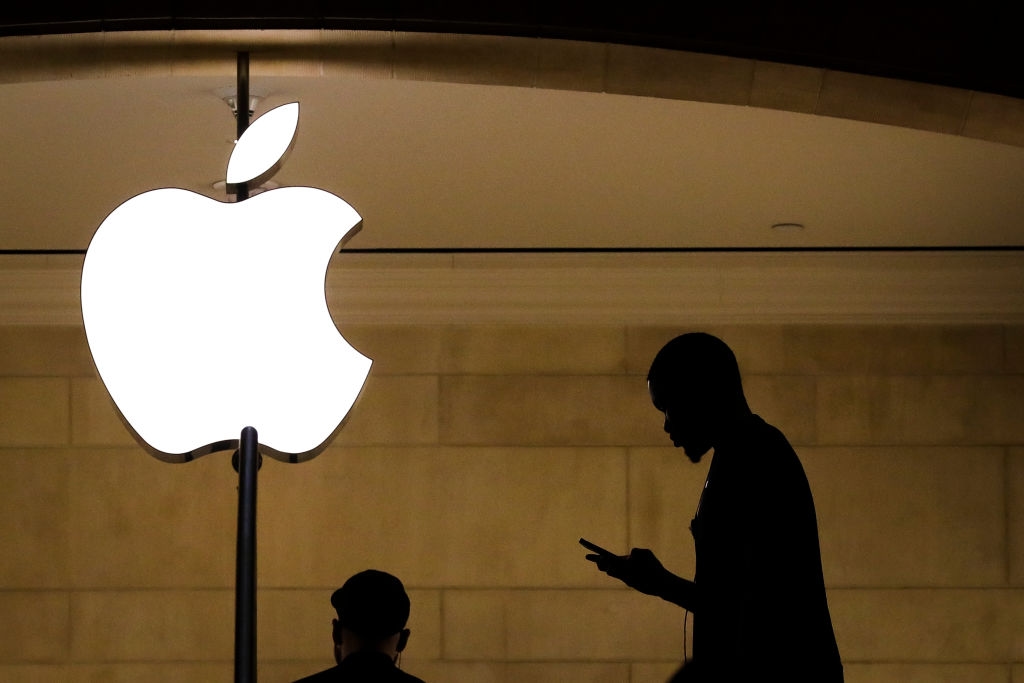 Apple Stock: Company Faces Largest Decline Since 2020 Following Donald Trump's Tariff Announcement