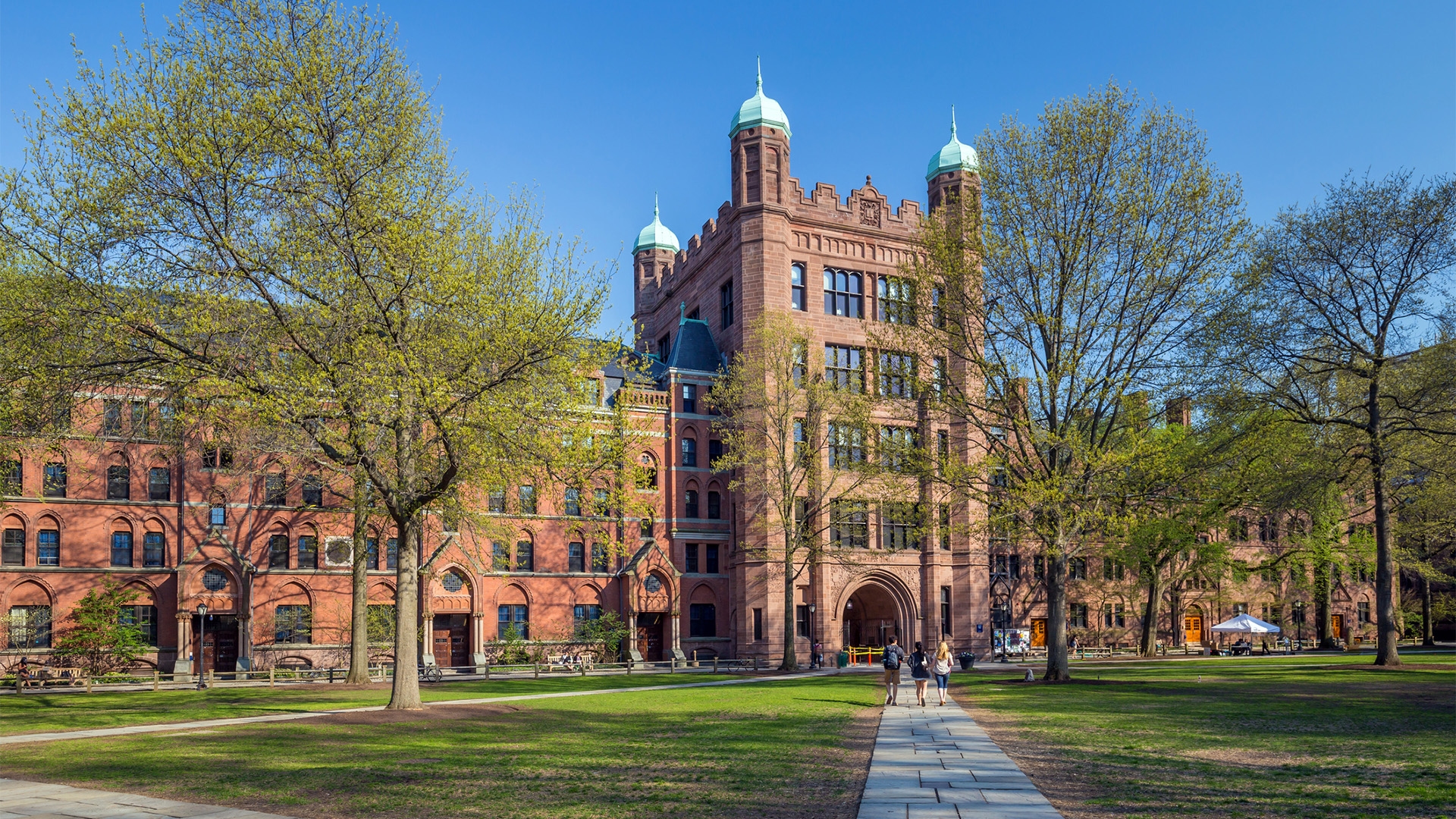 Yale University To Eliminate Costs For Students From Households That Earn Less Than $100K