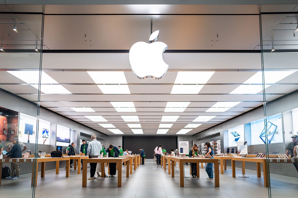 Apple Agrees To Proposed $250M Settlement Over Claims It Falsely Advertised Siri's AI Features