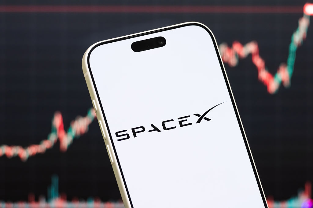 Elon Musk Becomes World's First Trillionaire After SpaceX Goes Public