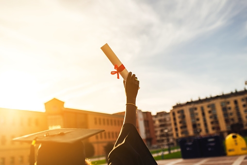 Lela Moser Makes History As The First Black Valedictorian At Scottsboro High School In Alabama