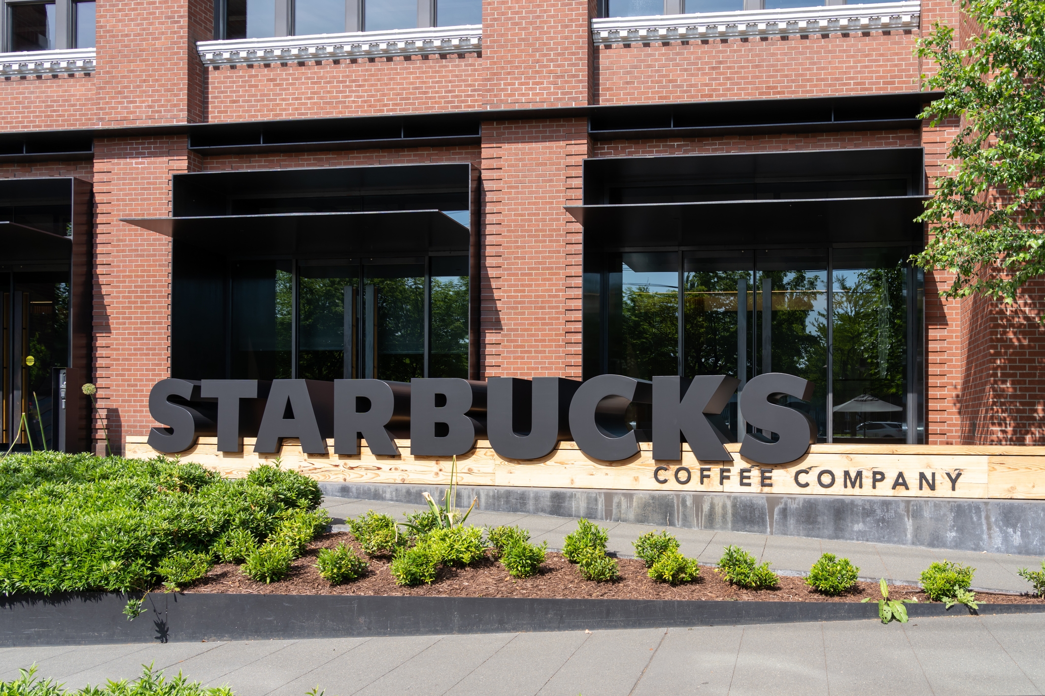Starbucks Is Turning Its Employees Into Influencers And Dell Is Also Following Suit
