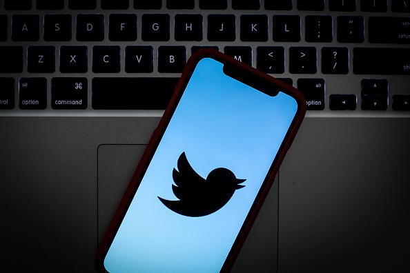 Twitter is Testing New Pop Up Profiles to Improve Threads Twitter is Testing New Pop Up Profiles to Improve Threads