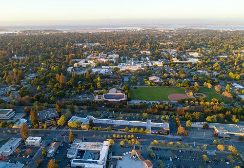 Silicon Valley Is Finding It Harder To Recruit and Retain Workers, Study Finds Silicon Valley Is Finding It Harder To Recruit and Retain Workers, Study Finds
