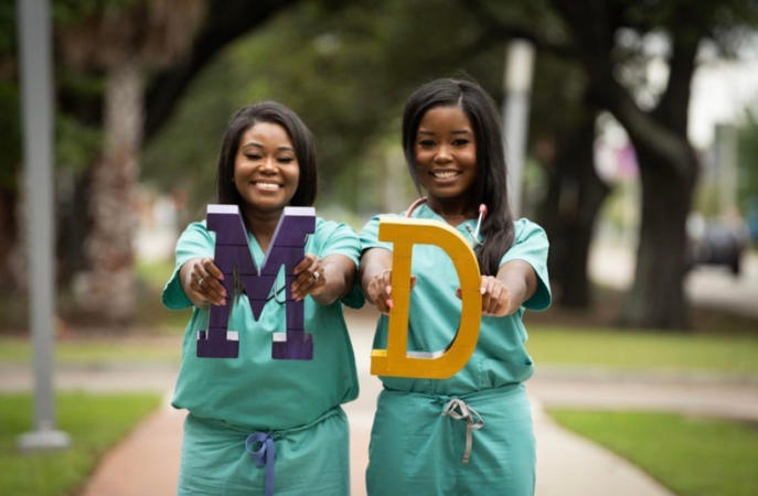Meet the First-Ever Mother-Daughter Duo to Graduate Med School Together and Become Doctors Meet the First-Ever Mother-Daughter Duo to Graduate Med School Together and Become Doctors