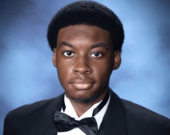 18-Year-Old Samuel Lyons Gets Accepted Into 40 Colleges, Awarded Over $1.6M In Scholarships 18-Year-Old Samuel Lyons Gets Accepted Into 40 Colleges, Awarded Over $1.6M In Scholarships