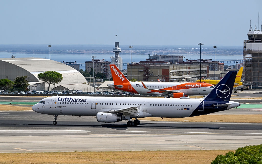 Lufthansa Group To Cut 4,000 Jobs By 2030, Leaning On AI For Greater Efficiency Lufthansa Group To Cut 4,000 Jobs By 2030, Leaning On AI For Greater Efficiency